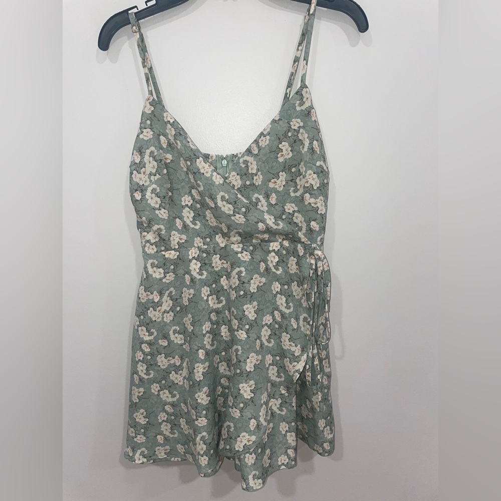 Floral Wrap Romper Dress with Spaghetti Adjustable Straps-NWOT (PTP 14-17)